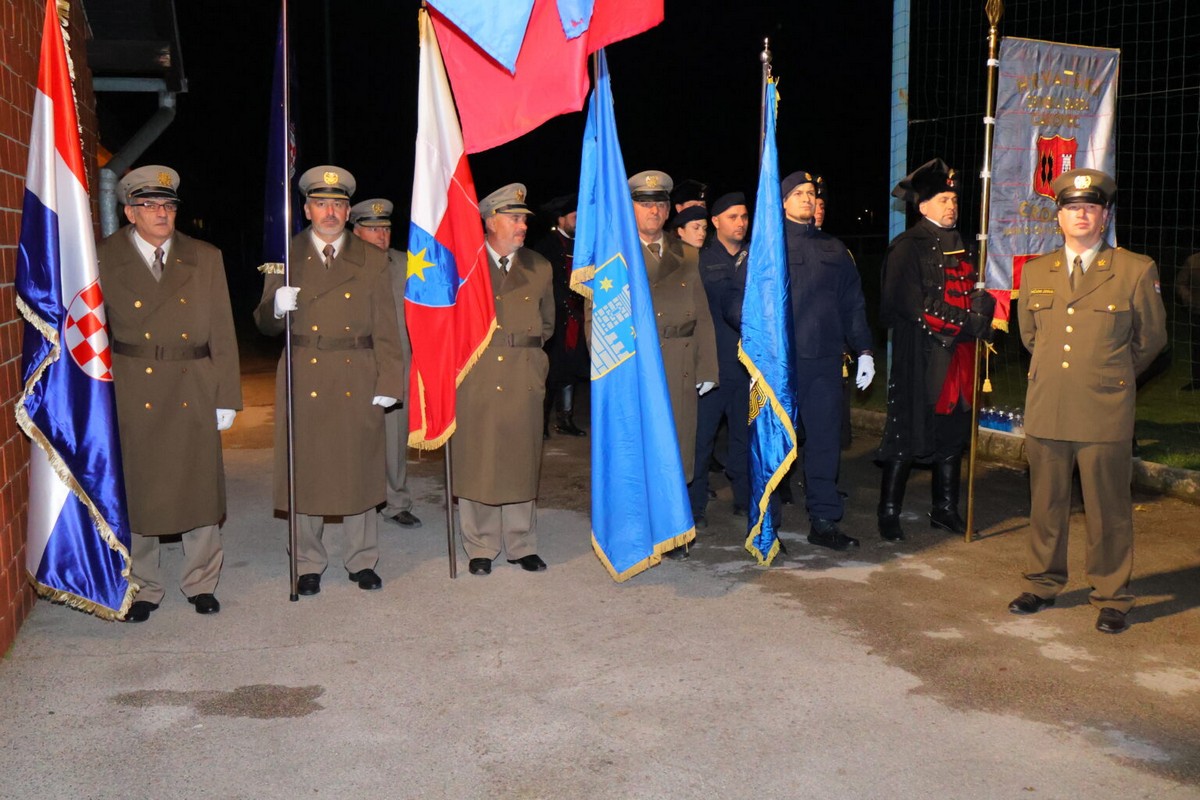 DAN SJEĆANJA Čakovec se i ove godine dostojanstveno prisjetio žrtava Vukovara i Škrabrnje te obljetnice pogibije Nikole VII. Zrinskog DAN SJEĆANJA Čakovec se i ove godine dostojanstveno prisjetio žrtava Vukovara i Škrabrnje te obljetnice pogibije Nikole VII. Zrinskog