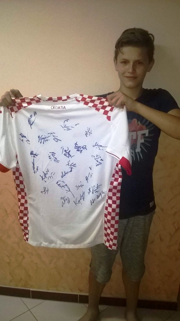 fbimg1468225175622390969