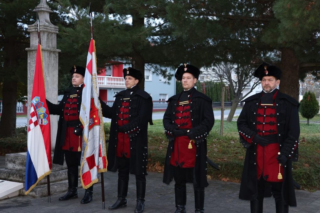 GORNJI KURŠANEC Obilježena 359. obljetnica pogibije velikana Međimurja Nikole VII. Zrinskog GORNJI KURŠANEC Obilježena 359. obljetnica pogibije velikana Međimurja Nikole VII. Zrinskog