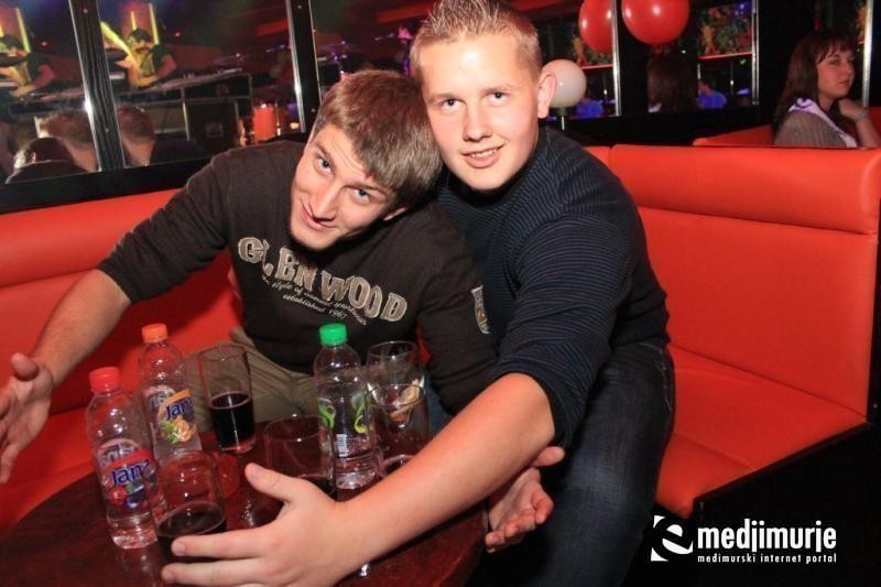 slika0093 Maraton (Subota, 8.10.2011) slika0093 Maraton (Subota, 8.10.2011)