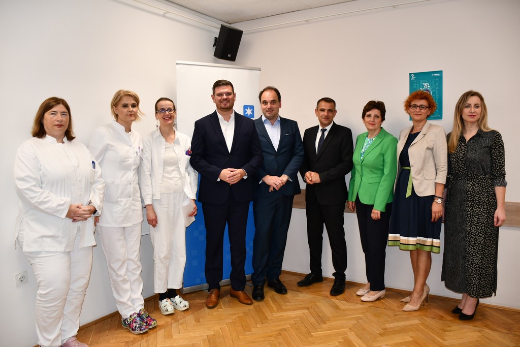 NASTAVAK ULAGANJA Kreće izgradnja novog medicinsko-biokemijskog, patološko-citološkog i transfuziološkog laboratorija NASTAVAK ULAGANJA Kreće izgradnja novog medicinsko-biokemijskog, patološko-citološkog i transfuziološkog laboratorija