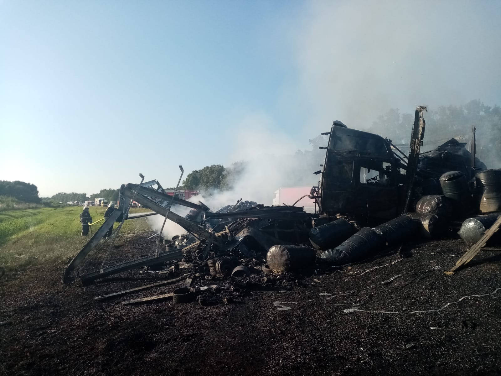 UŽAS NA AUTOCESTI A3 Dvoje ljudi poginulo u teškoj nesreći, požar gasio 21 vatrogasac