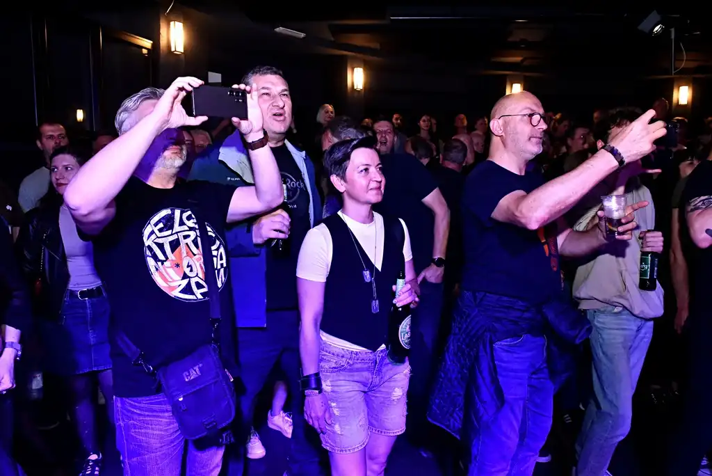 električni orgazam (15) električni orgazam (15)