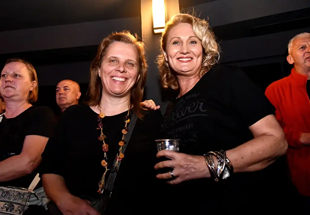 električni orgazam (16) električni orgazam (16)