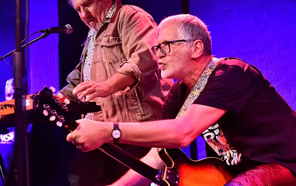 električni orgazam (21) električni orgazam (21)