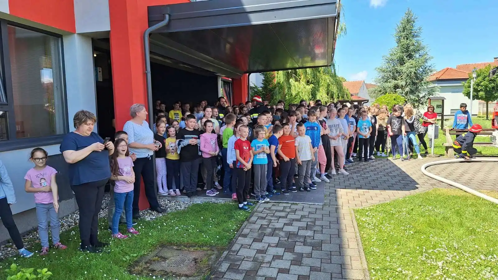 evakuacijska vježba donja dubrava,oš,vrtićdvd donja dubrava (10)