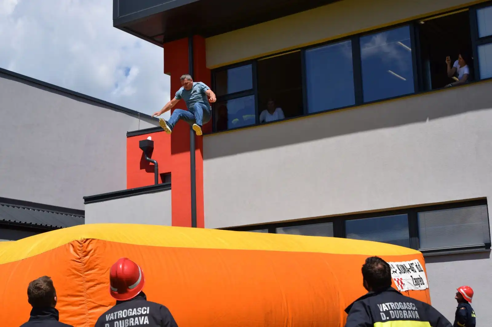 evakuacijska vježba donja dubrava,oš,vrtićdvd donja dubrava (13)