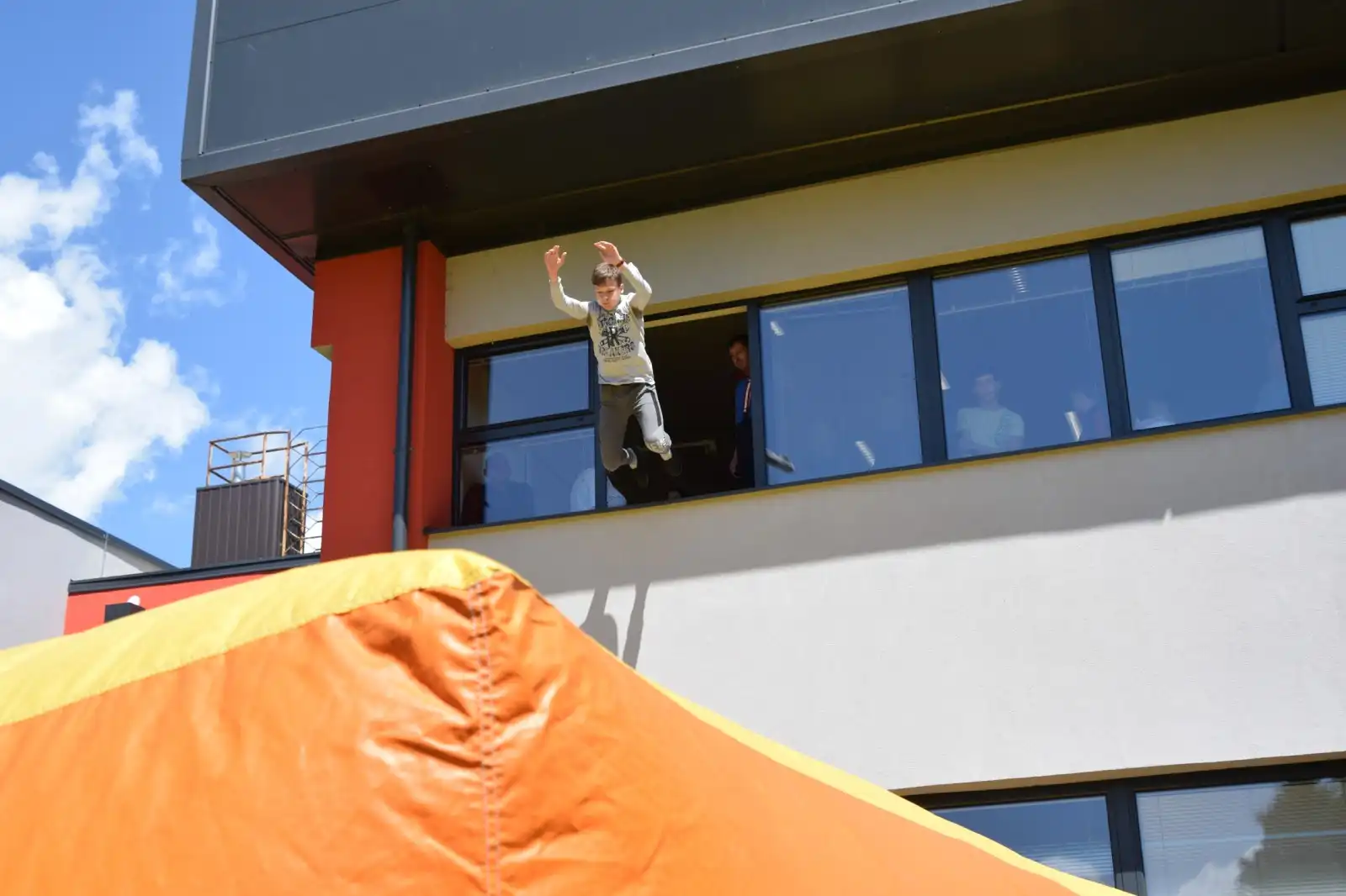 evakuacijska vježba donja dubrava,oš,vrtićdvd donja dubrava (14)