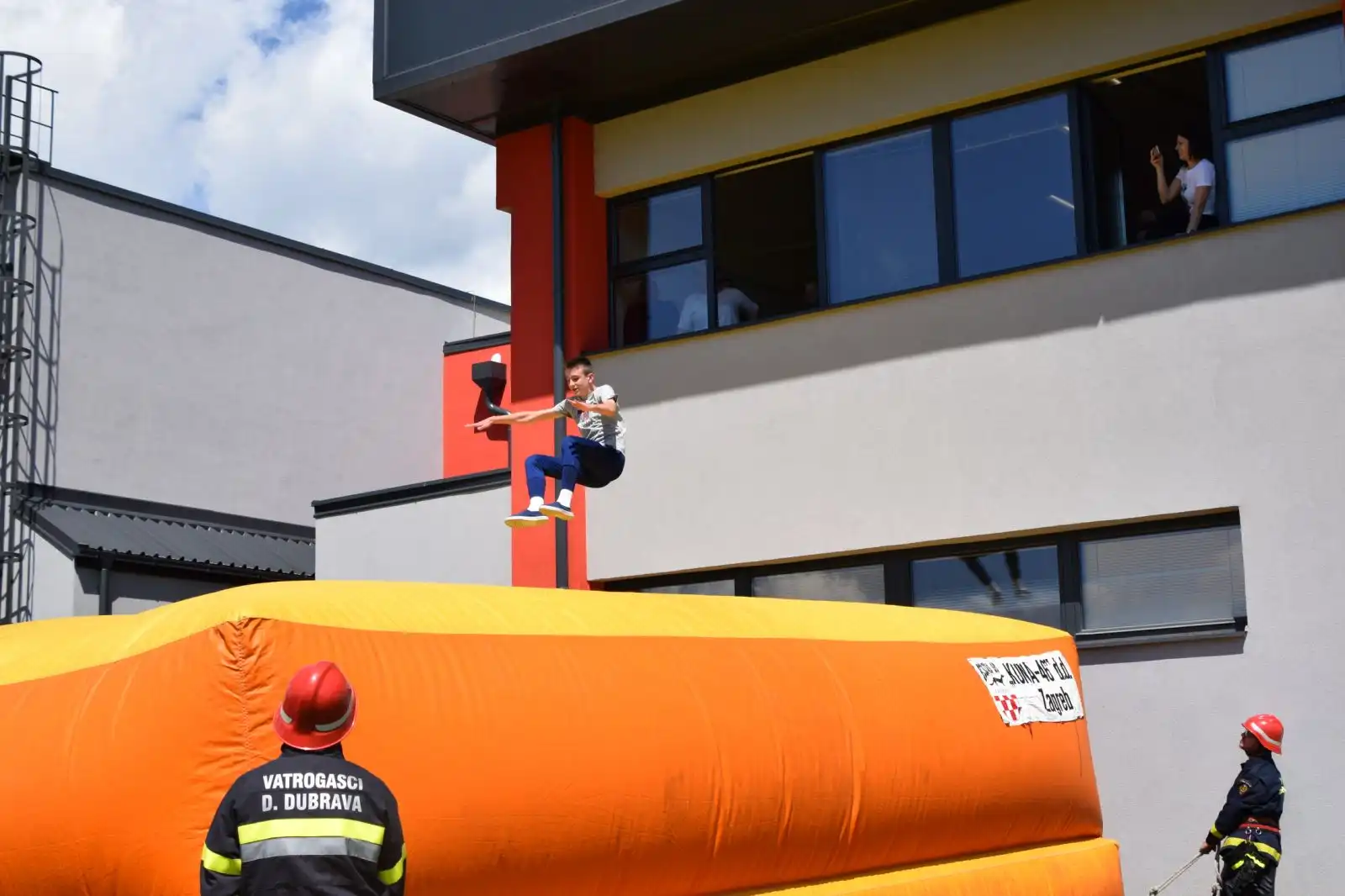 evakuacijska vježba donja dubrava,oš,vrtićdvd donja dubrava (15)