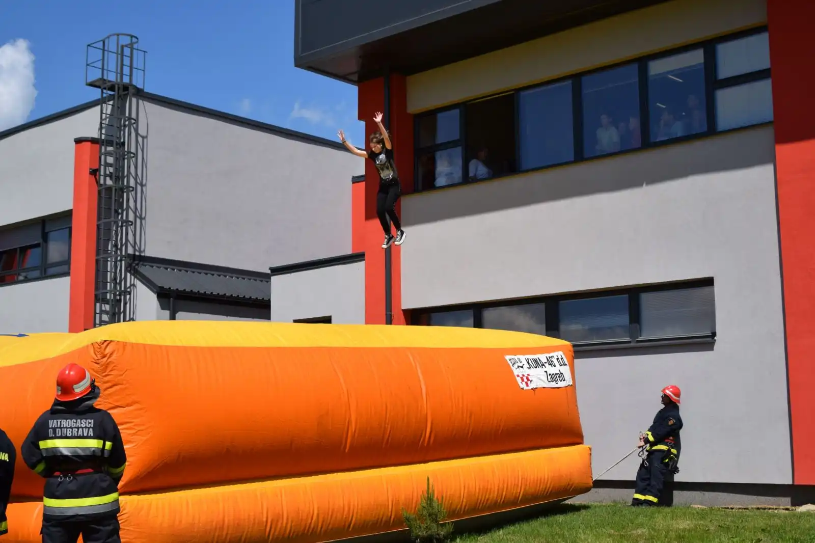 evakuacijska vježba donja dubrava,oš,vrtićdvd donja dubrava (17)