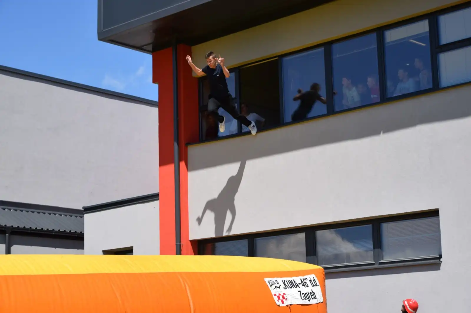 evakuacijska vježba donja dubrava,oš,vrtićdvd donja dubrava (21)