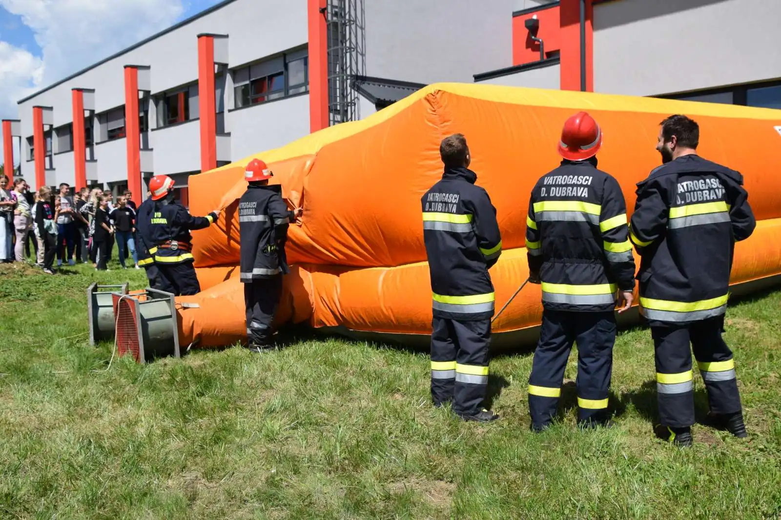evakuacijska vježba donja dubrava,oš,vrtićdvd donja dubrava (23)