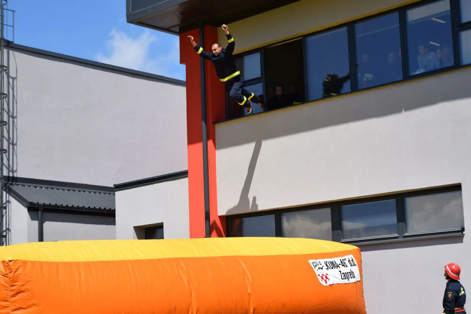 evakuacijska vježba donja dubrava,oš,vrtićdvd donja dubrava (24)