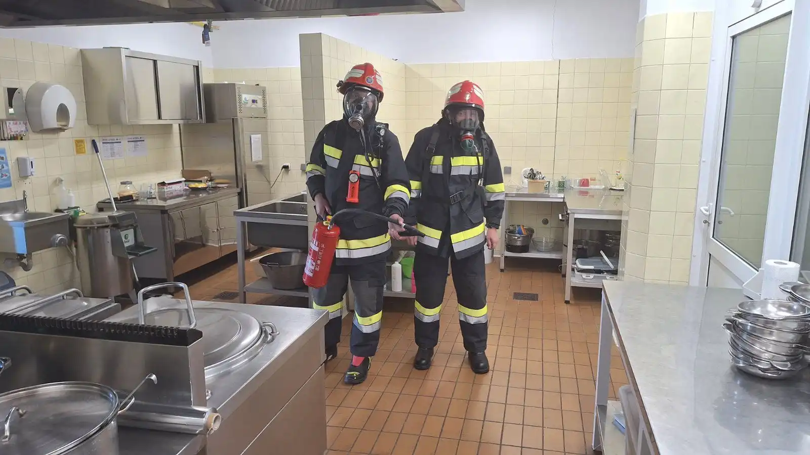 evakuacijska vježba donja dubrava,oš,vrtićdvd donja dubrava (8)