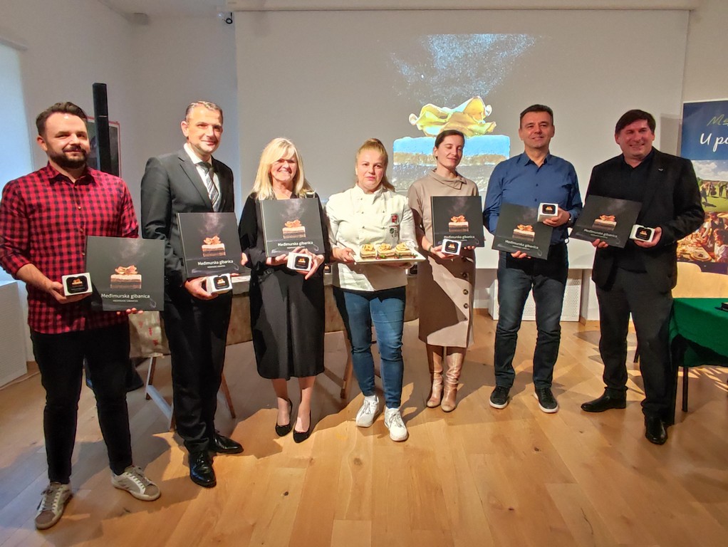 U multimedijalnoj dvorani Riznice Međimurja predstavljena monografija ‘Međimurska gibanica’ U multimedijalnoj dvorani Riznice Međimurja predstavljena monografija ‘Međimurska gibanica’