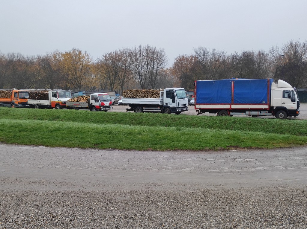 ČAKOVEČKI SAJAM Nema čega nema pa čak i – božićnih žaruljica!