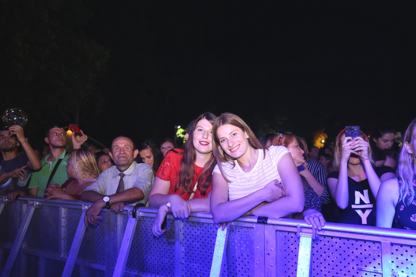 Popularna Jelena Rozga hitovima raspjevala posjetitelje Porcijunkulova