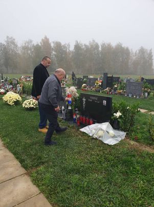 Počast poginulim i umrlim bojovnicima HOS-a