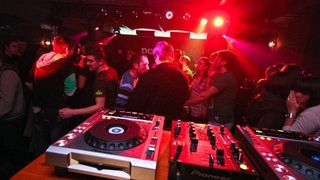 slika0007 Podroom (Subota, 20.10.2012 – Pop & RnB vs House – DJ Nixou)