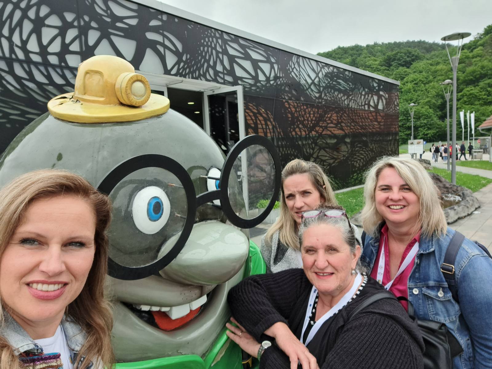 ASTRONOMIJA U VRTIĆU Odgojiteljice iz vrtića Stonoga na zaključnoj mobilnosti Erasmus+ projekta u Sloveniji ASTRONOMIJA U VRTIĆU Odgojiteljice iz vrtića Stonoga na zaključnoj mobilnosti Erasmus+ projekta u Sloveniji