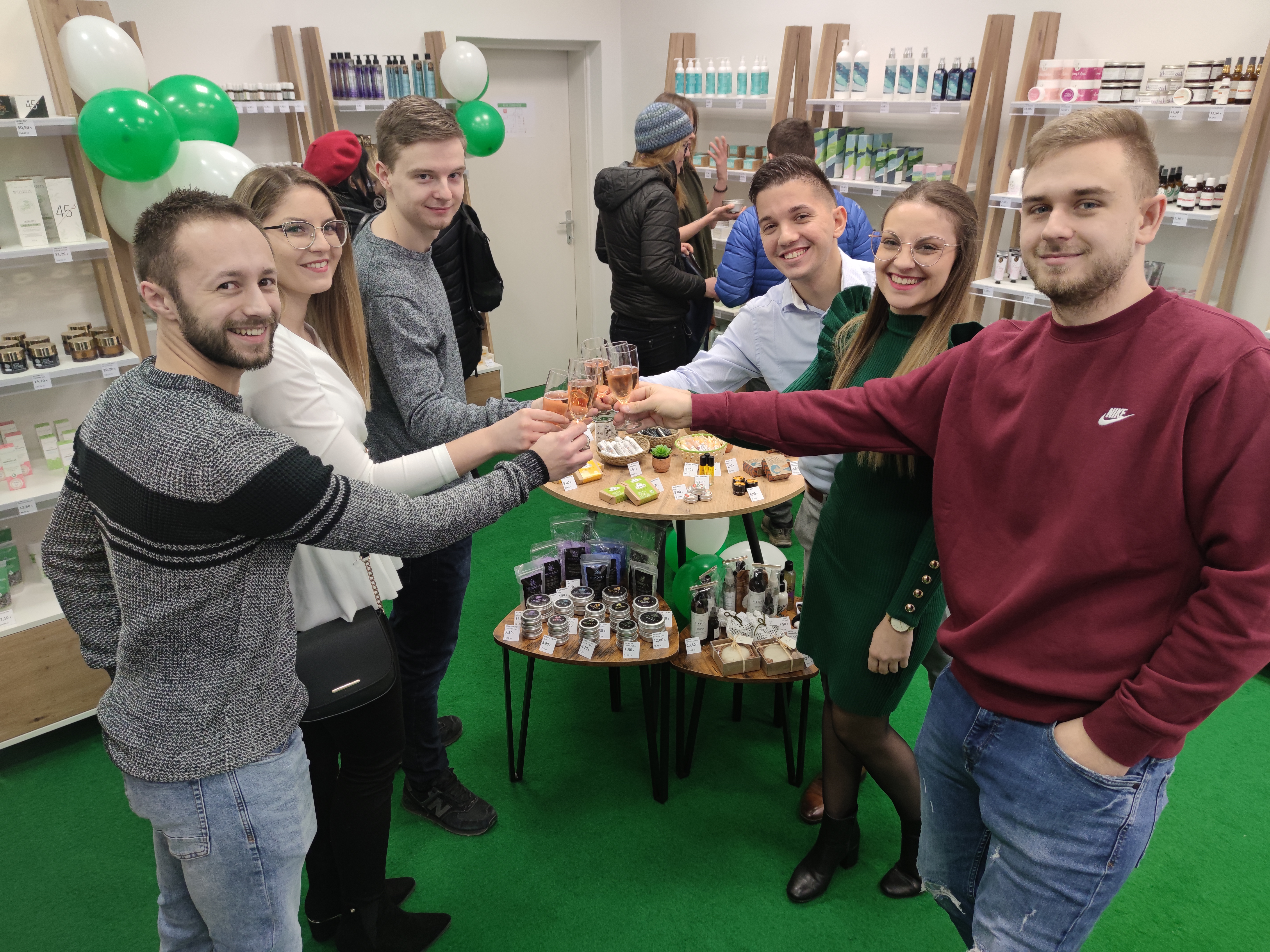 crosmetica otvorenje