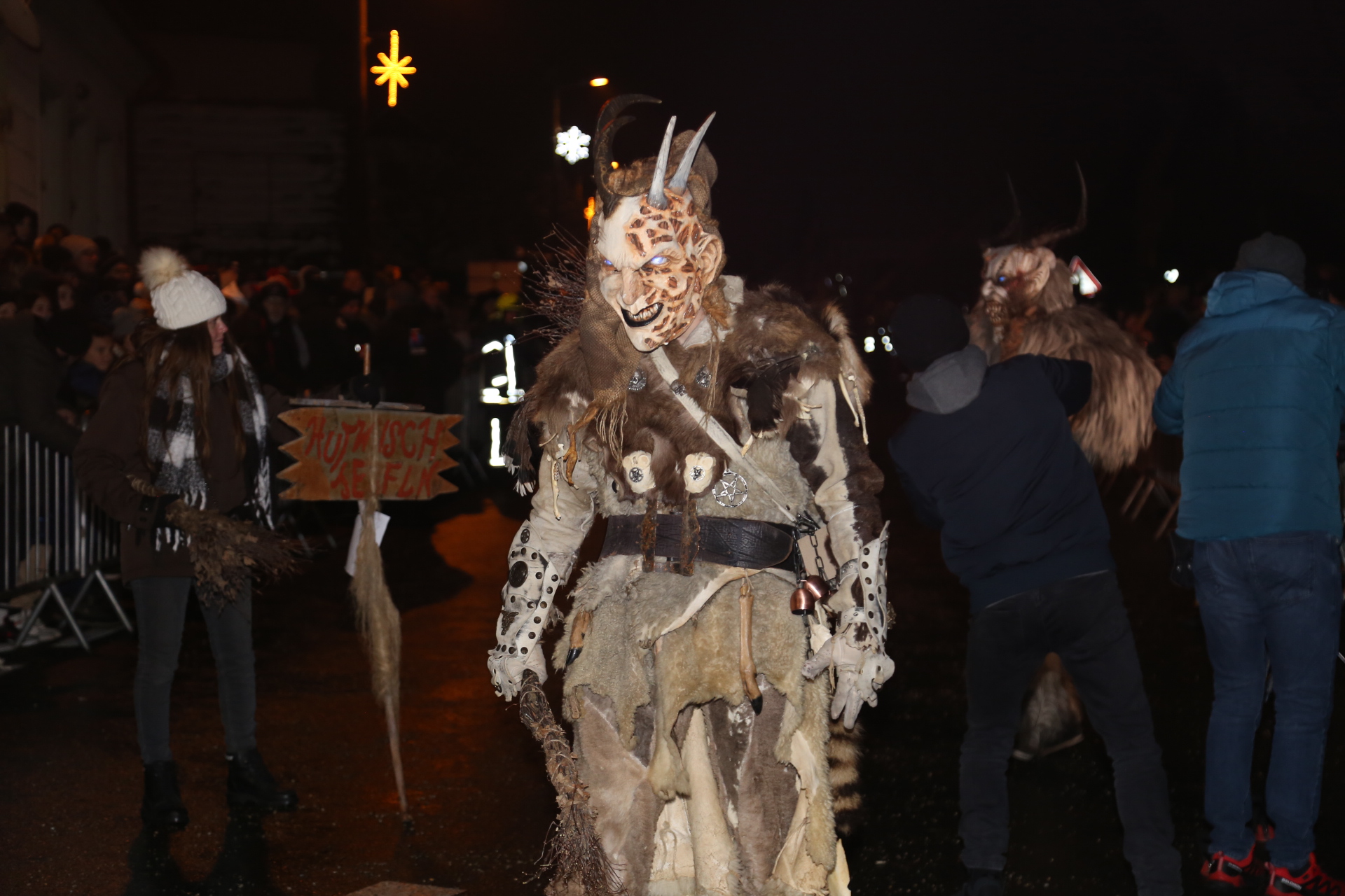 BILO JE ZANIMLJIVO Svetomartinski Krampuslauf opet oduševio brojne posjetitelje BILO JE ZANIMLJIVO Svetomartinski Krampuslauf opet oduševio brojne posjetitelje