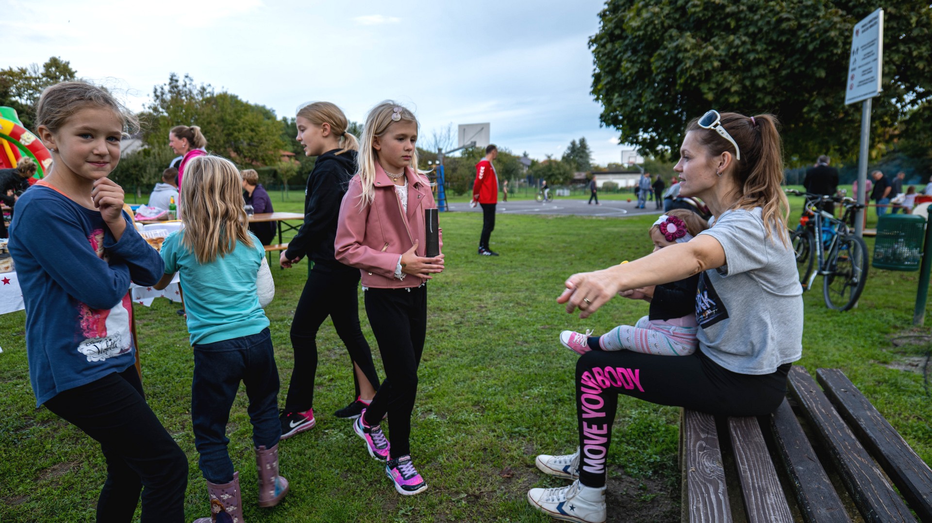 Župan Posavec i načelnik Meglić svečano otvorili obnovljeno košarkaško igralište u Šenkovcu Župan Posavec i načelnik Meglić svečano otvorili obnovljeno košarkaško igralište u Šenkovcu