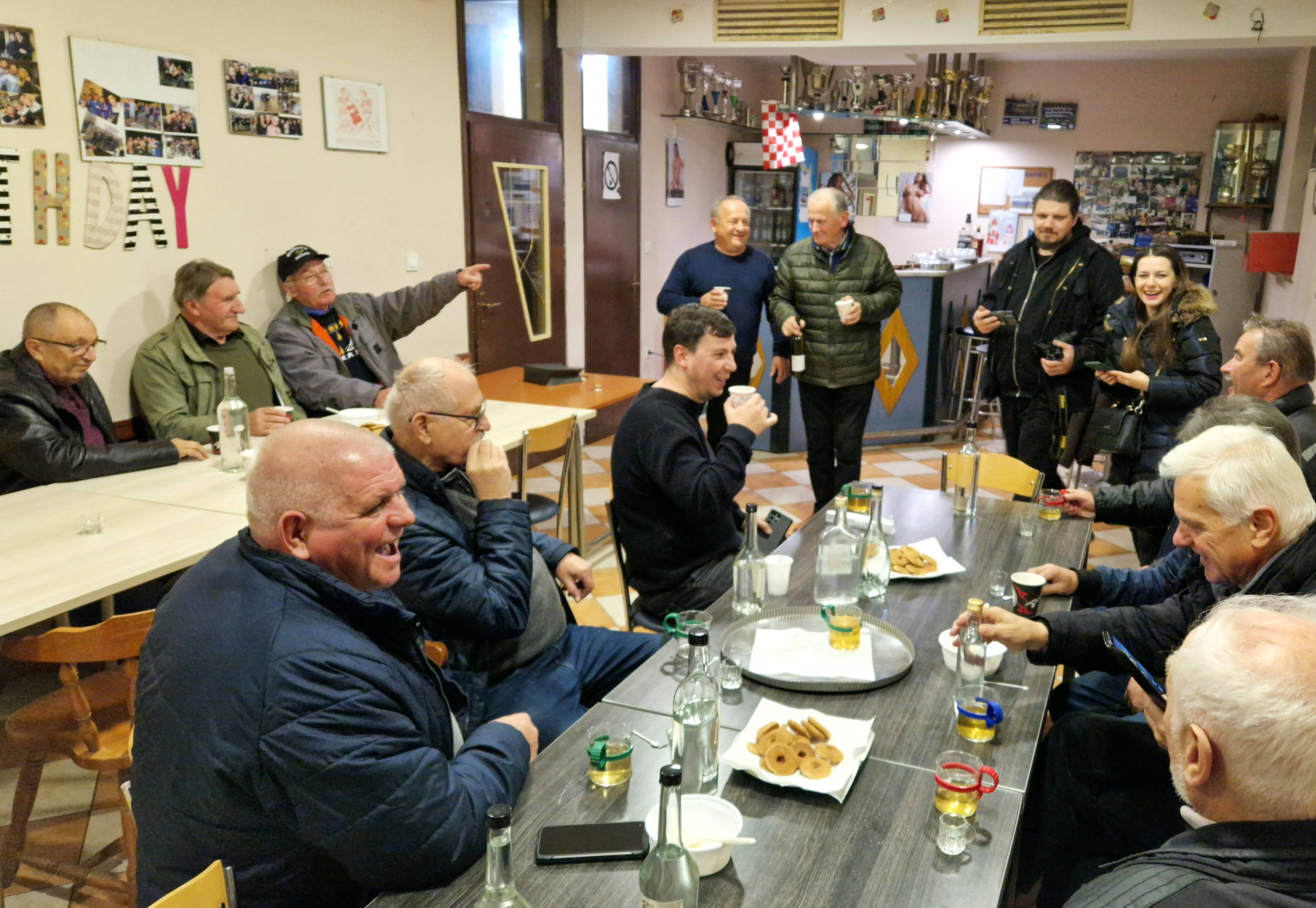 DONJI KONCOVČAK Ne propustite predbožićnu čajanku