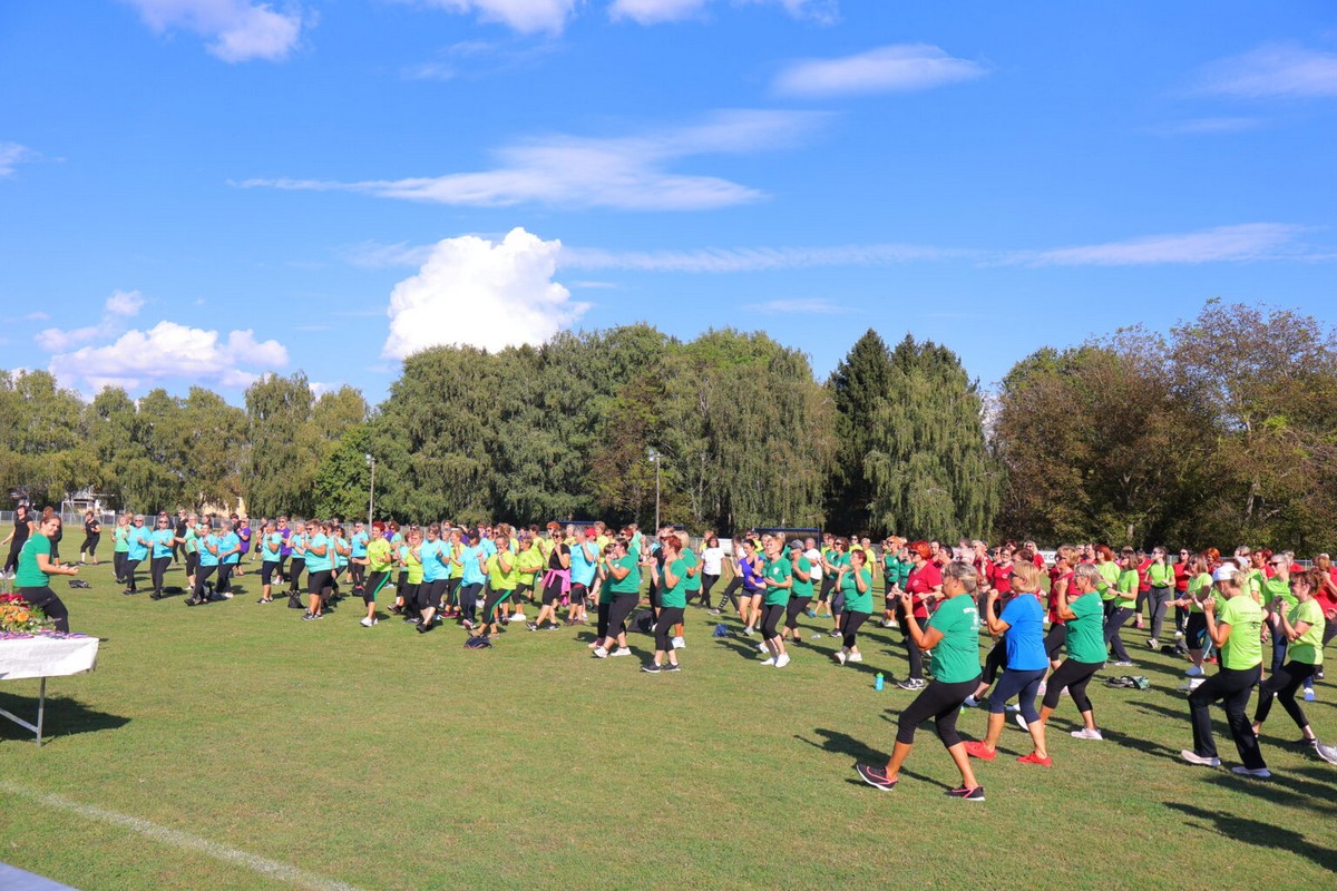 FESTIVAL SPORTSKE REKREACIJE U Mačkovcu vježbalo više od 200 žena, a slavila je ekipa Strahoninca! FESTIVAL SPORTSKE REKREACIJE U Mačkovcu vježbalo više od 200 žena, a slavila je ekipa Strahoninca!