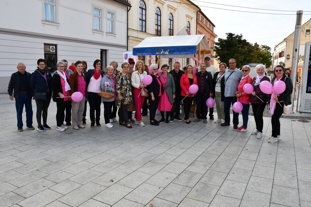 DAN RUŽIČASTE VRPCE Subotnje prijepodne u središtu Čakovca obasjano ružičastim tonovima
