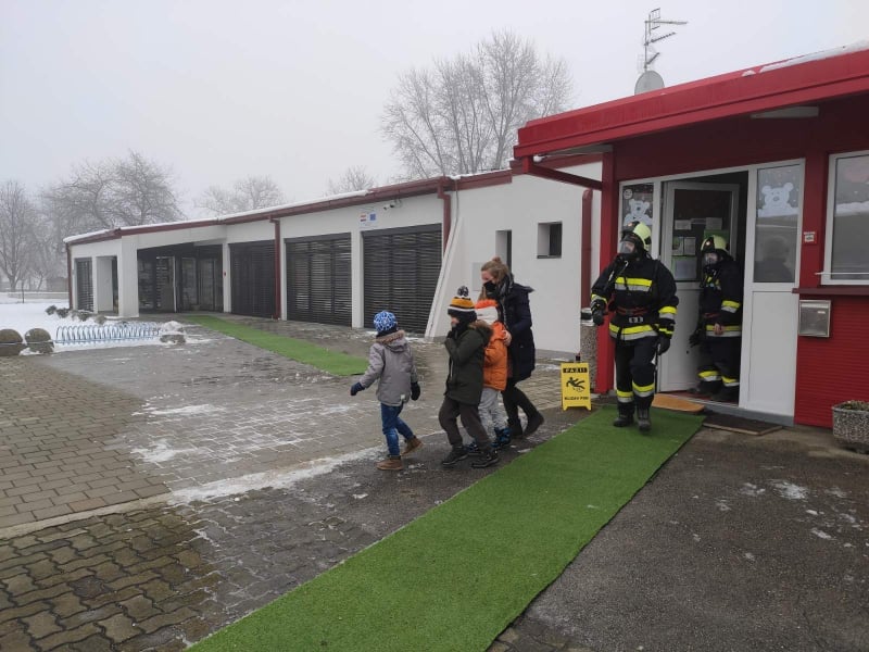 Vatrogasna vježba: ‘Potresi’ u vrtiću Suncokret i OŠ Strahoninec