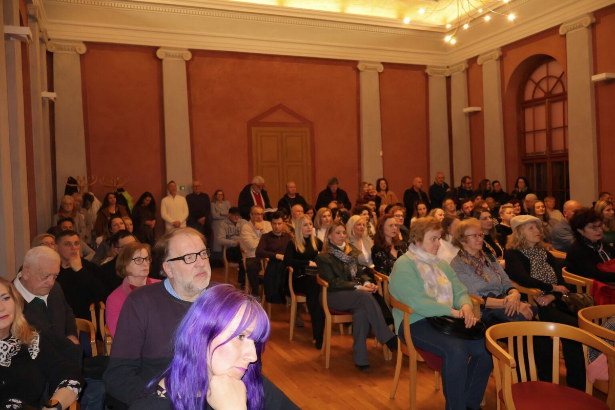 predstavljeno je novo, 21. kolo Biblioteke “Insula”