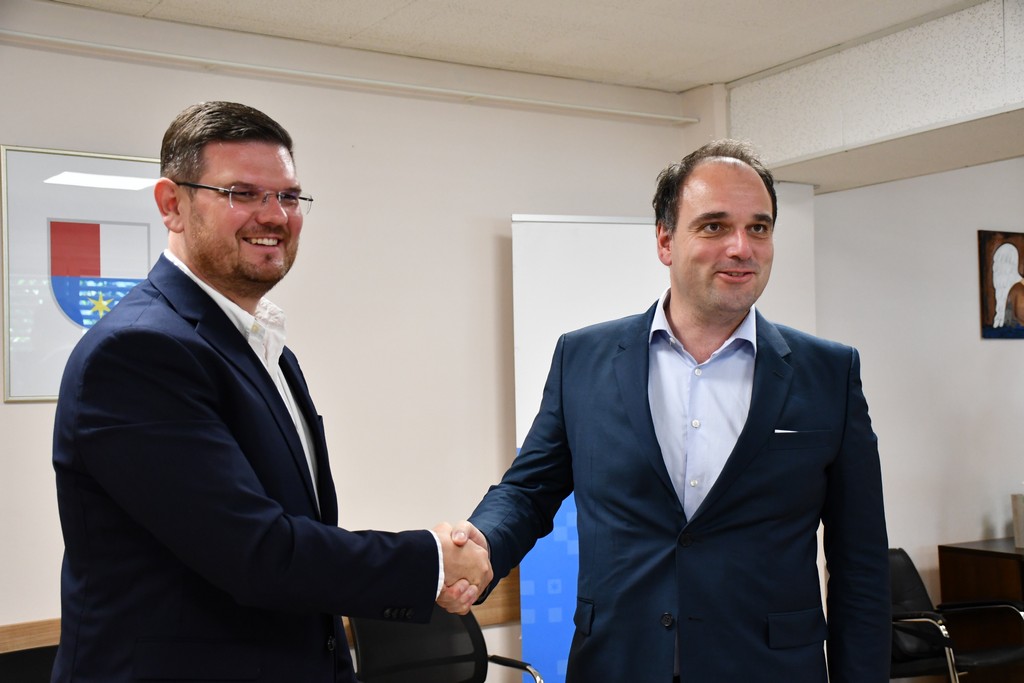 NASTAVAK ULAGANJA Kreće izgradnja novog medicinsko-biokemijskog, patološko-citološkog i transfuziološkog laboratorija NASTAVAK ULAGANJA Kreće izgradnja novog medicinsko-biokemijskog, patološko-citološkog i transfuziološkog laboratorija