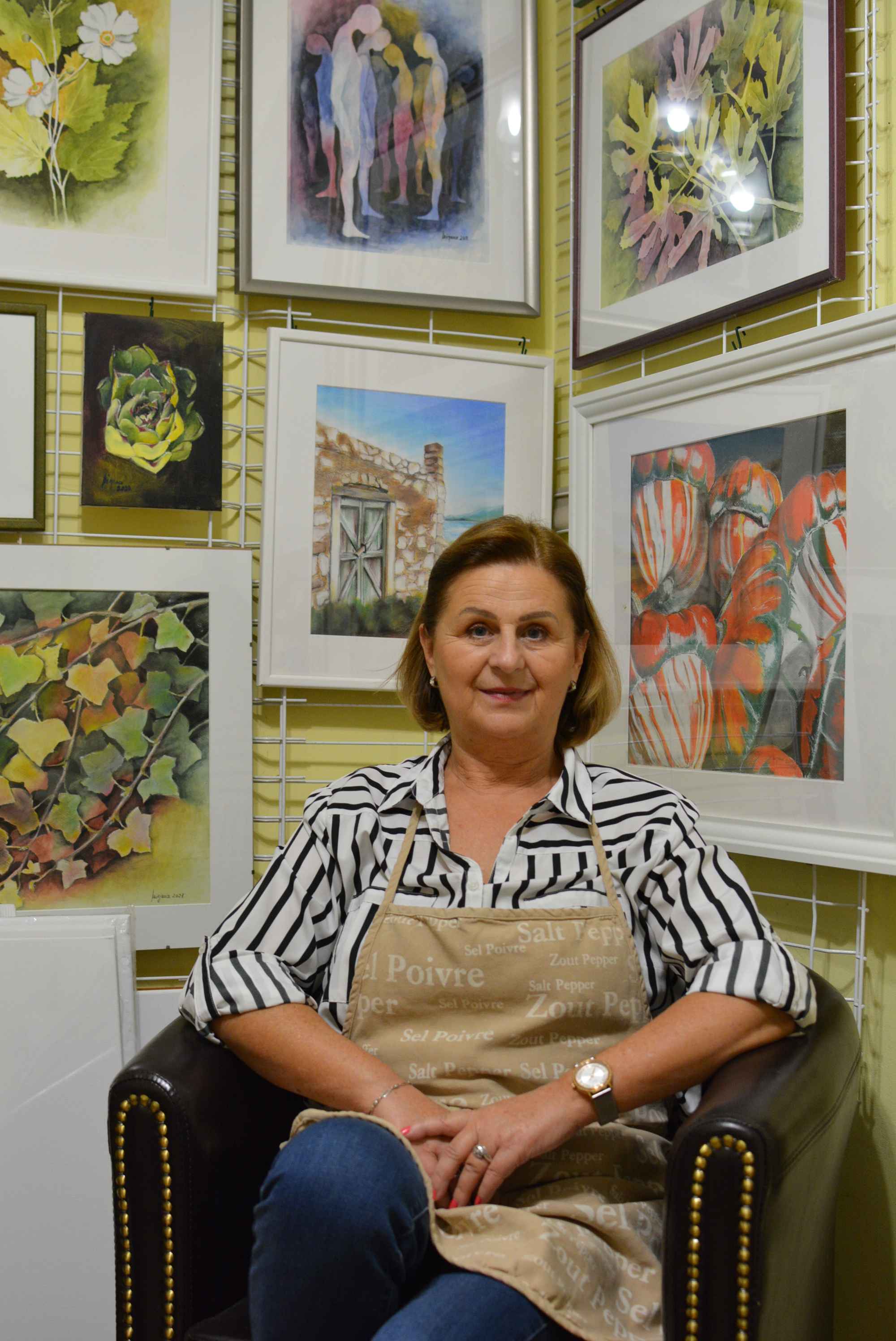 MIRJANA KLOBUČARIĆ Kao djevojčica je štrikala i heklala, a danas stvara očaravajuće slike MIRJANA KLOBUČARIĆ Kao djevojčica je štrikala i heklala, a danas stvara očaravajuće slike