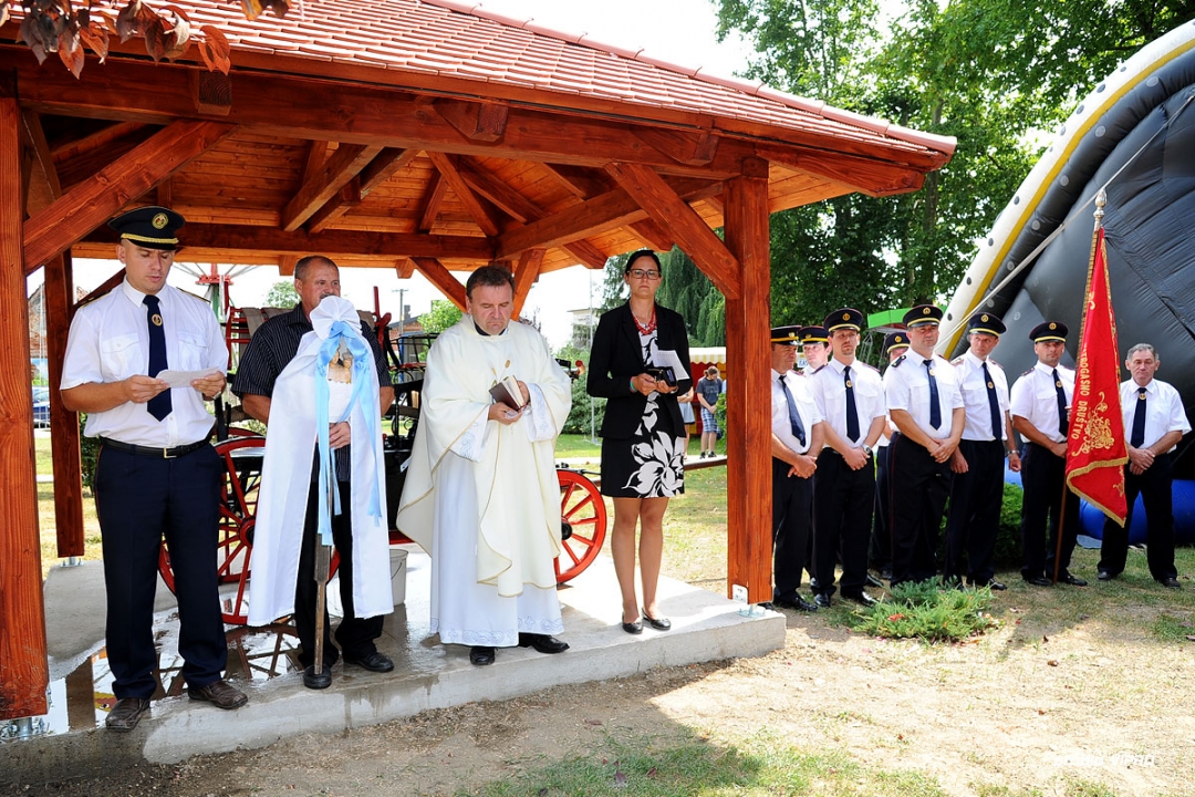 305412825dsc3810502682