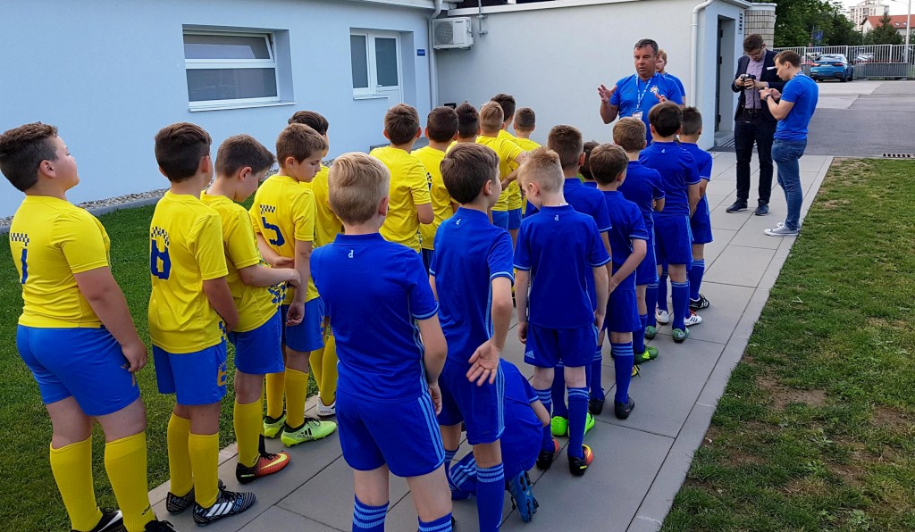 3302974110282840239962117804910