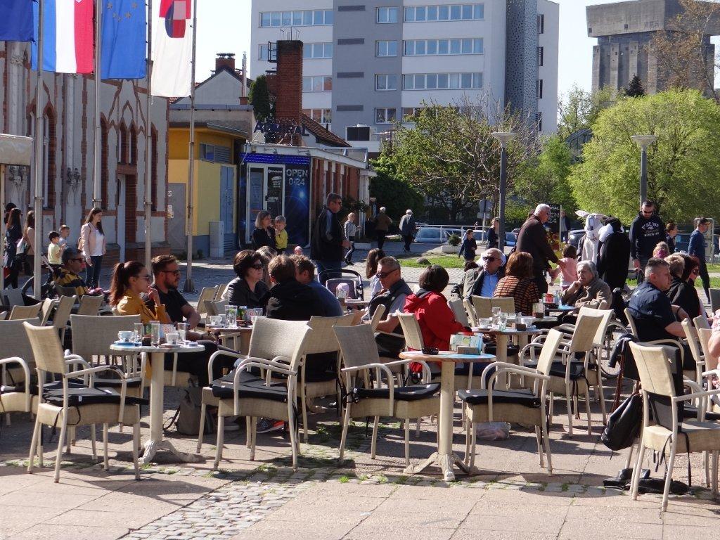 Predblagdansko raspoloženje: Čakovec okupirale sve generacije