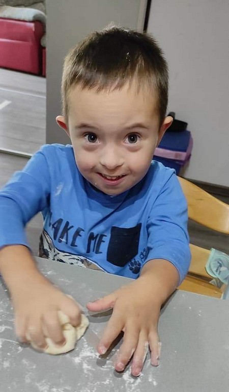 UPOZNAJTE ZRINA Veselog i vedrog dječaka koji osvaja svojim zaraznim osmijehom