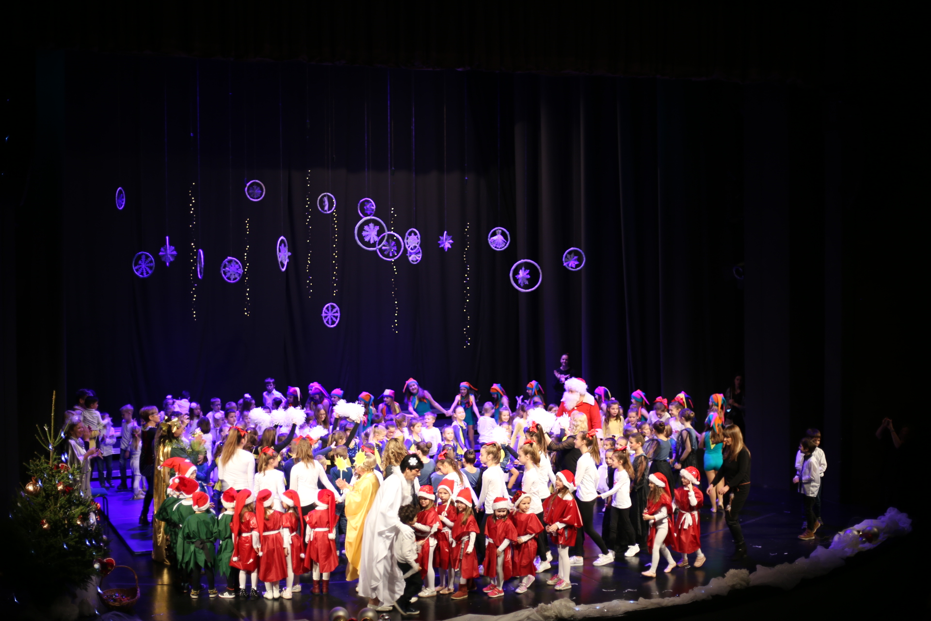 Iz čakovečke blagdanske čarolije izronio Djed Mraz