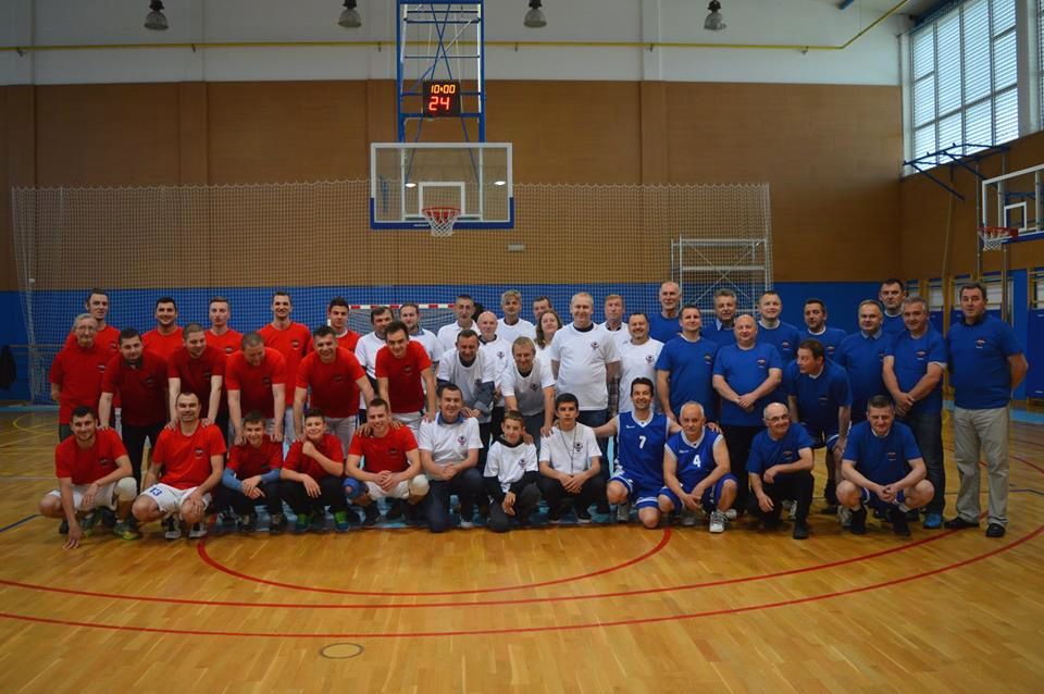 1323922212858395281003588472732