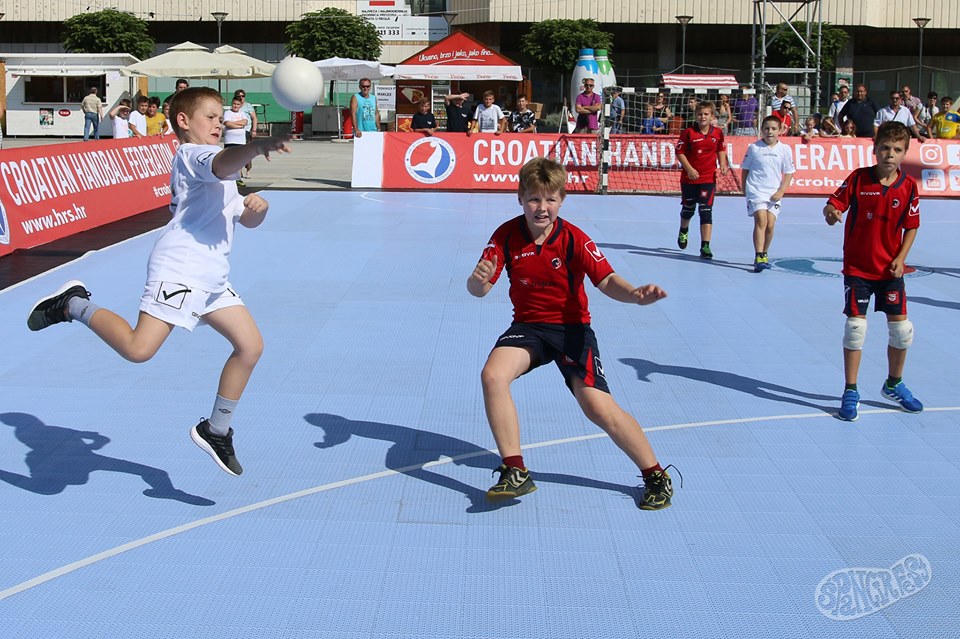 1405414312867437180024378644903