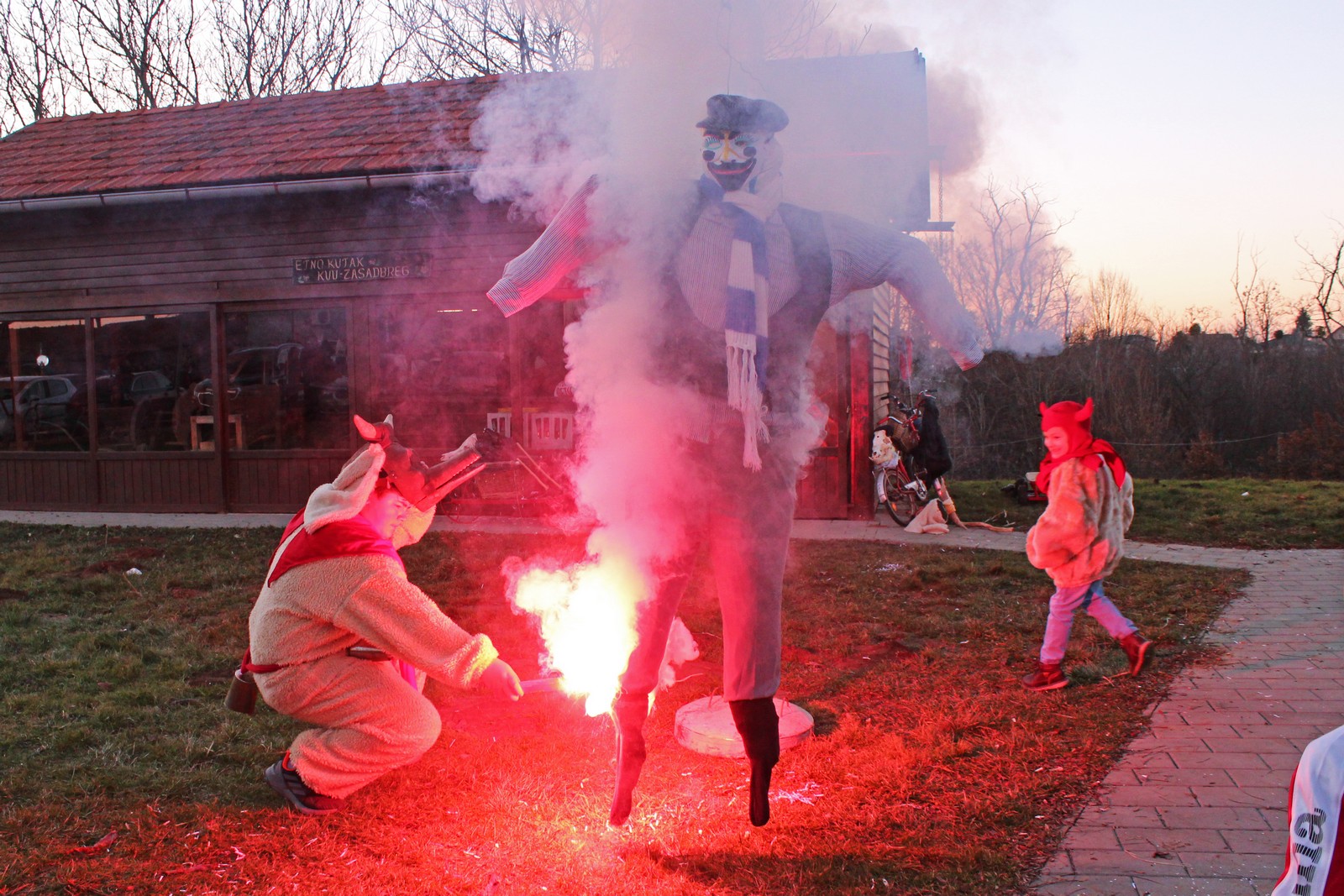 SEZONA MAŠKARA Veselo je bilo na Fašniku u Zasadbreg