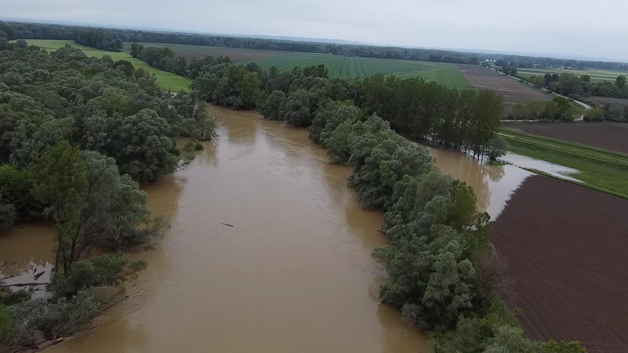 IZGLEDA STRAŠNO Nabujala Mura na potezu od Kotoribe do Donje Dubrave