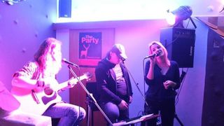 slika0023 Insomnia (Petak, 8.2.2013 – Zibe unplugged)