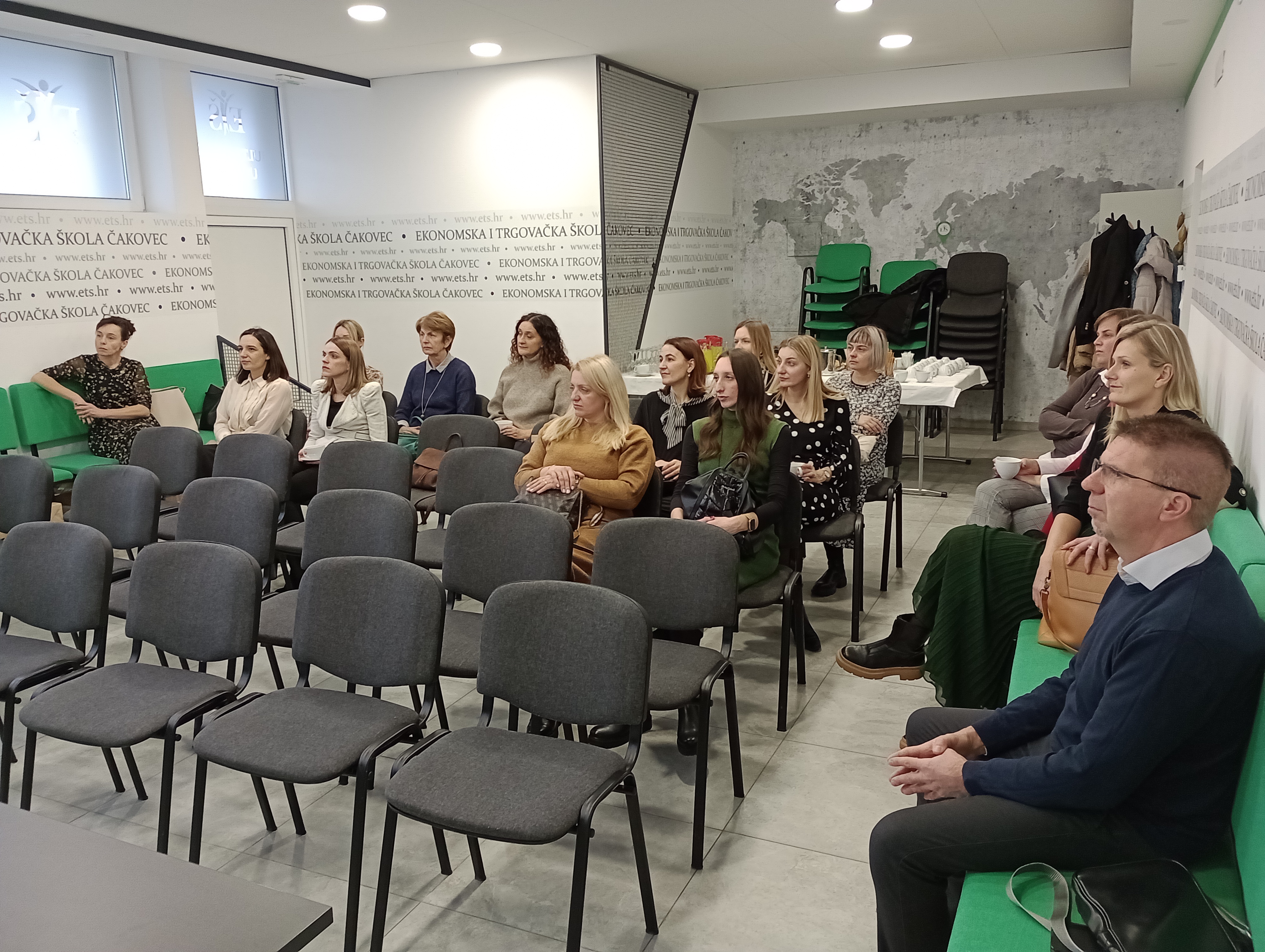 EKONOMSKA I TRGOVAČKA ŠKOLA Održan stručni skup Međužupanijskog stručnog vijeća