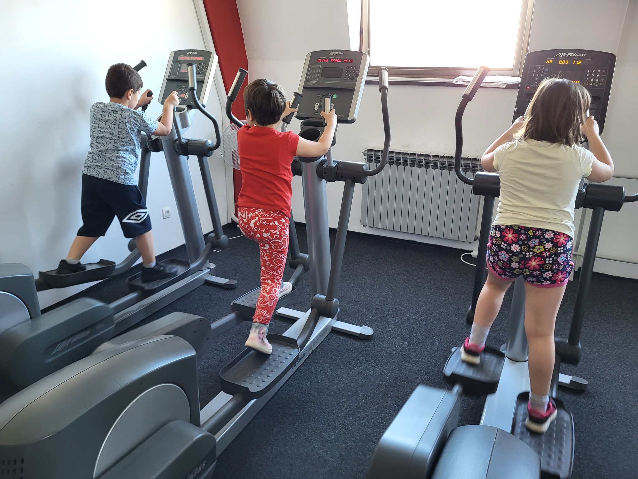 IZLET U VARAŽDIN Mališani iz vrtića Cvrčak posjetili fitness centar