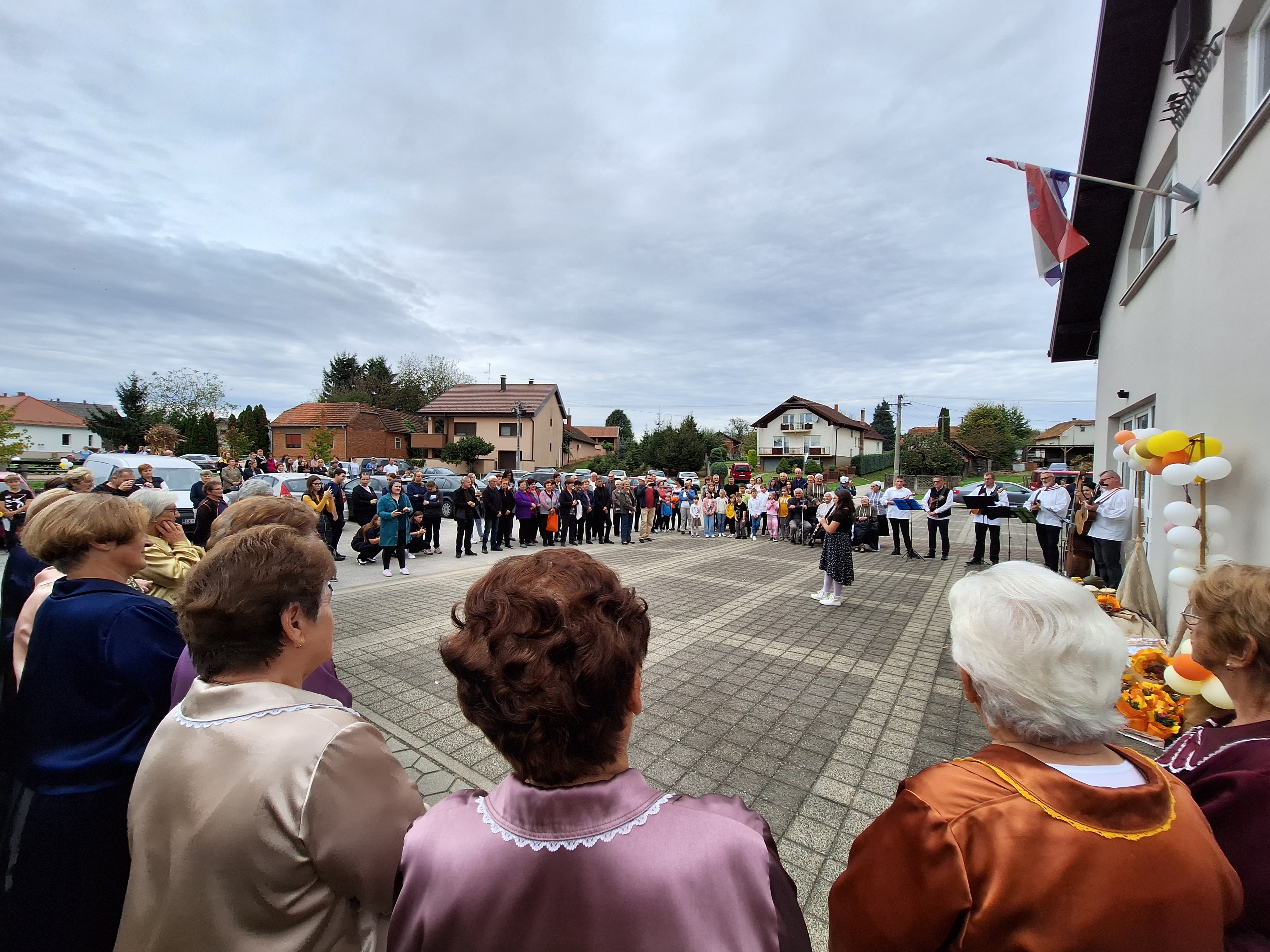 MJEŠTANI SU UŽIVALI Prvi Jesenski sajam održan u Krištanovcu