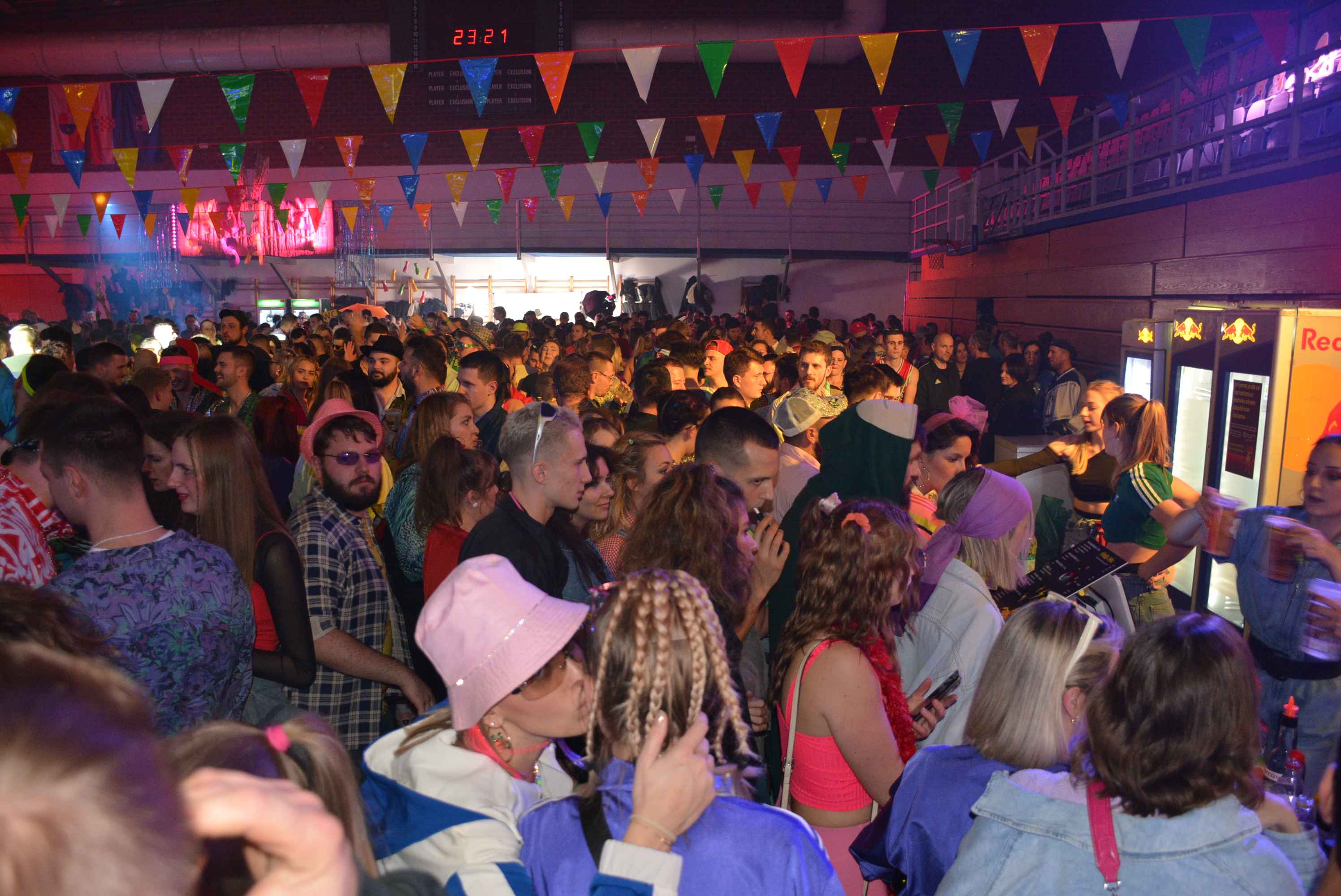 FOTO/VIDEO Čaroban završetak jubilarnog 10. ‘Blast from the past’ šarenila u Čakovcu