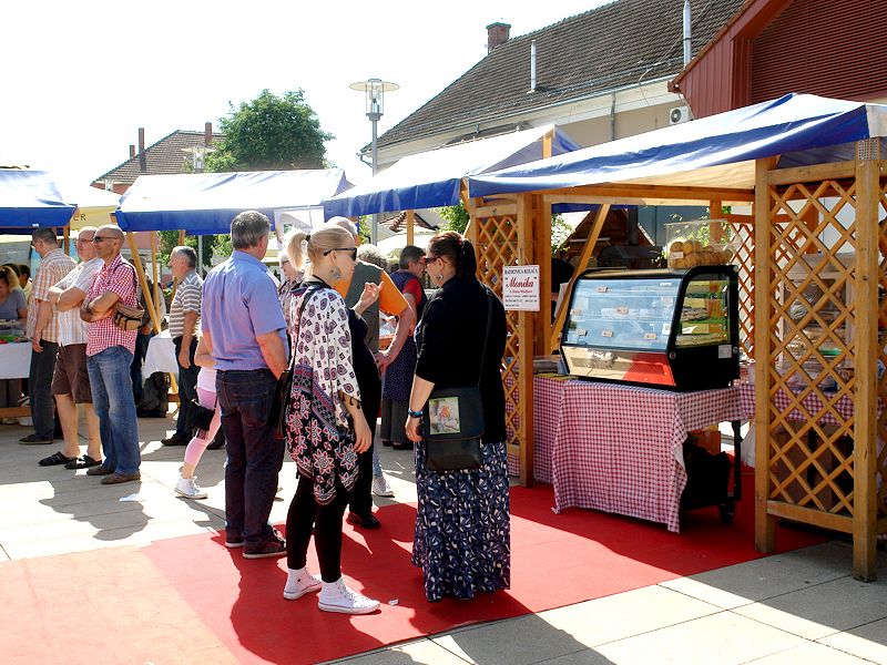 353815381dsc06247933648