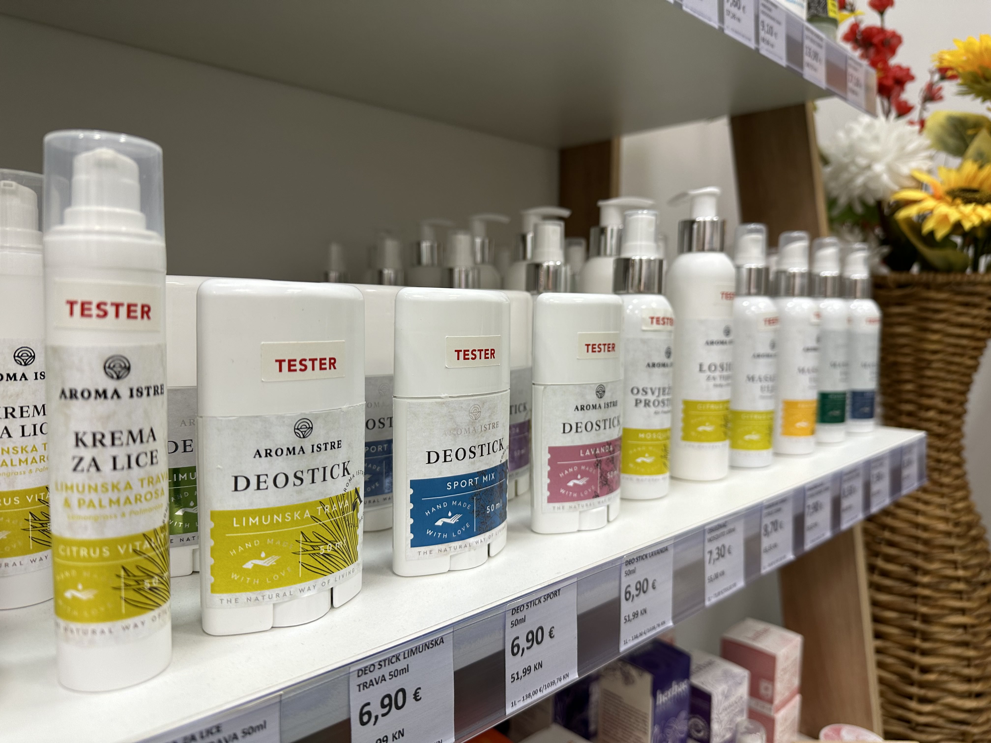 crosmetica božić 2023